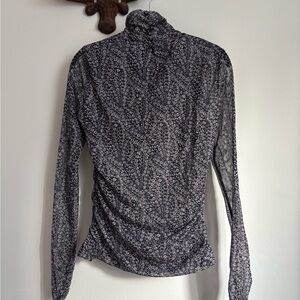 Print mesh turtleneck